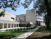Image of the south facade of the building, showing the new main entrance and wing housing public, exhibition, education, and curatorial areas. Date: 2006.